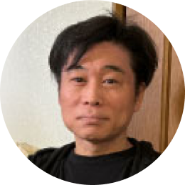 「趣味のバンドではビジュアルメイクも楽しんでます!」 鈴木 弦さま(仮名・47歳)※取材時